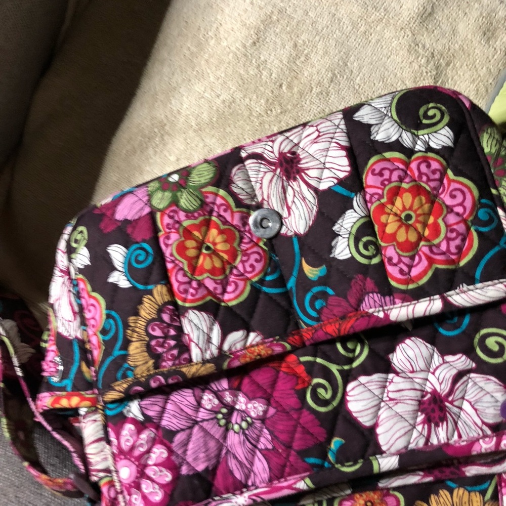 Vera Bradley purse in excellent used condition - Picture 3 of 7